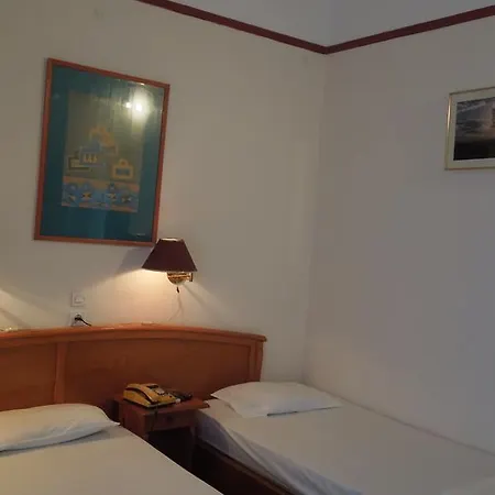 Miramare Hotell *